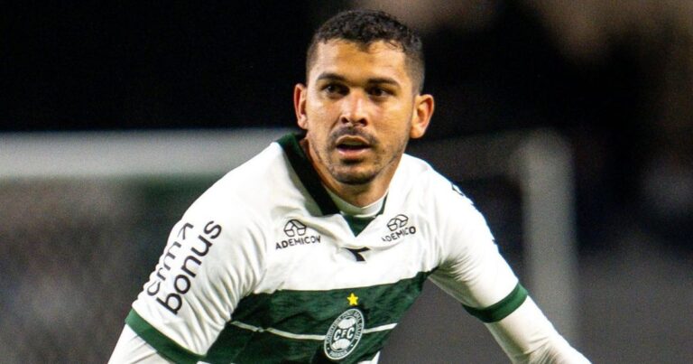 Bruno Melo destaca meta do Coritiba após pausa do Brasileirão