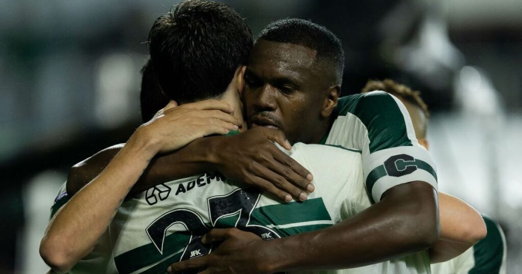 Coritiba supera lesões, volta a vencer no Couto e alívia pressão no Brasileirão