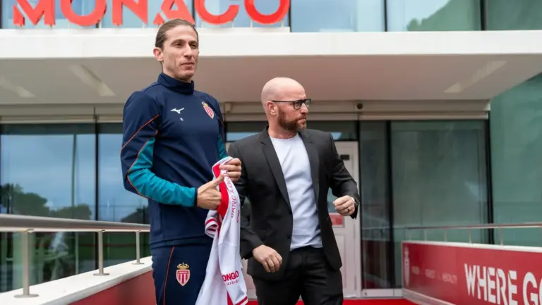 &lsquo;&Eacute; a primeira vez que vejo isso&rsquo;: Diretor brasileiro, Thiago Scura explica pol&ecirc;micas do Monaco na janela